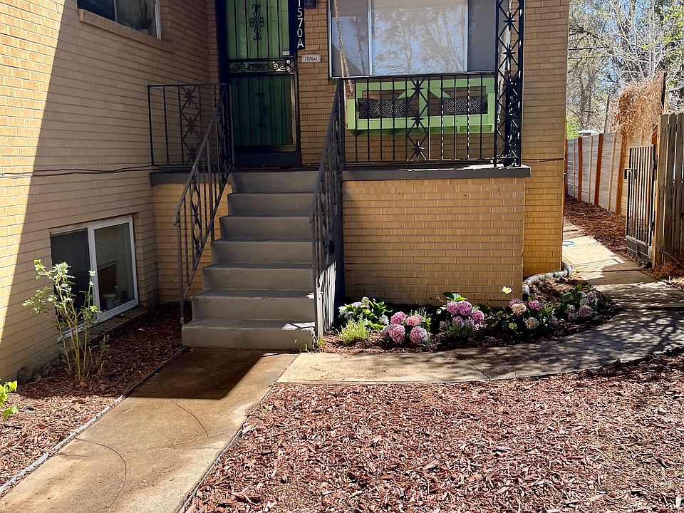 Front view entrance, shared yard