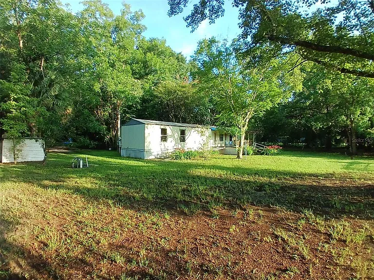 210 SE Hardin Ct — Photo 10
