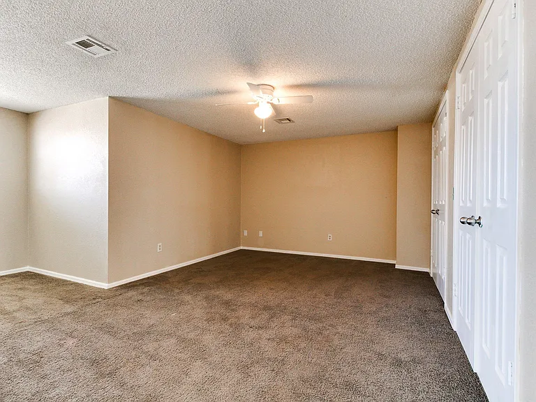 8704 NW 86th Pl — Photo 44