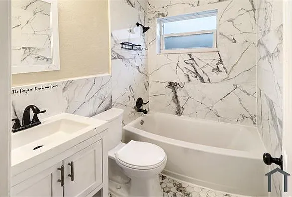 4 bed, $3,667 — Photo 3