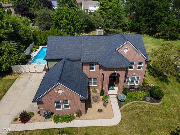 3rd image of 168 E Columbine Ln