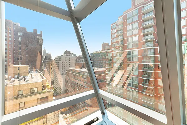 Sold by Nest Seekers International | media 8