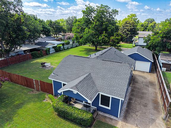 2nd image of 4014 Poinsettia Dr