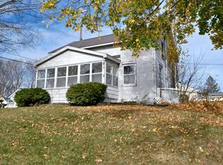 214 Vine St, Saint Clair, MI