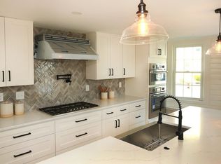 18 Washington St, Newburyport, MA 01950
