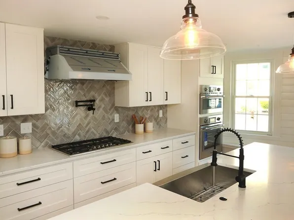 18 Washington St, Newburyport, MA 01950