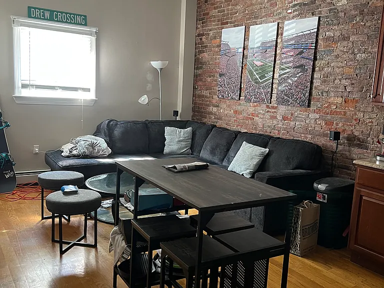 270 E St #1 — Photo 3