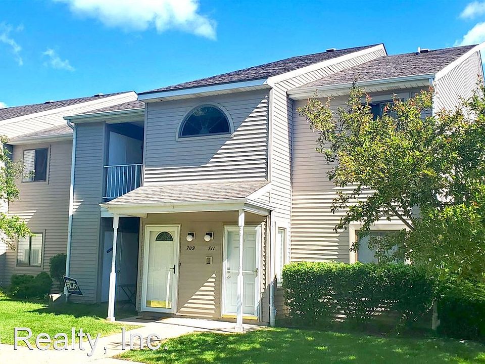 1st image of 709 Clubhouse Dr