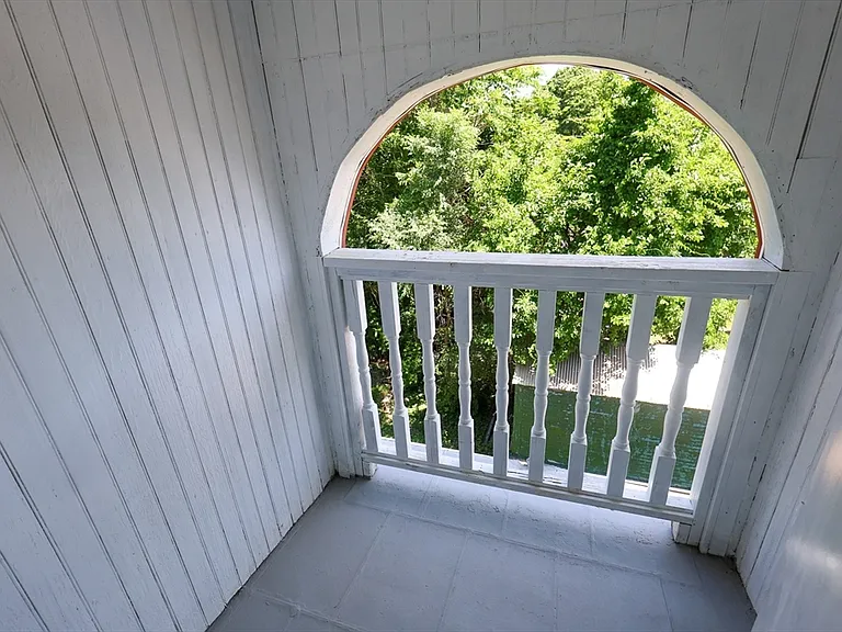 50 Thatcher St #2 — Photo 22