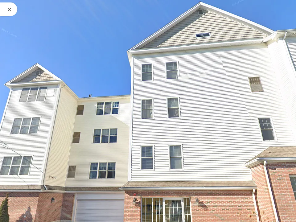 51 Pearl St #206