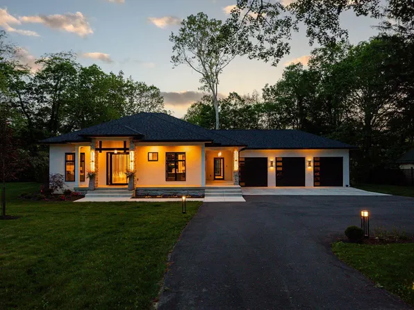 8159 Riverside Dr, Powell, OH 43065