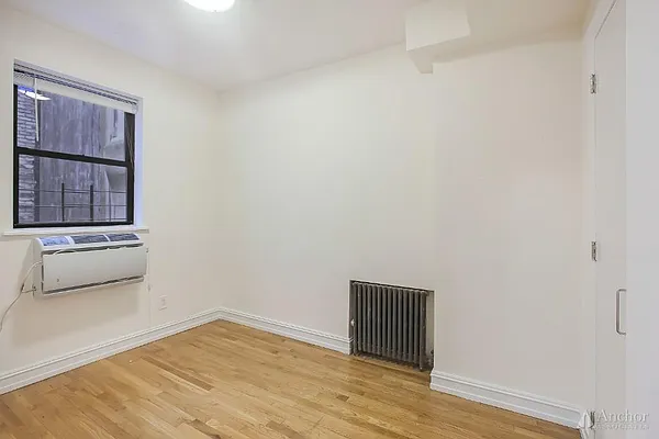 Rented by Anchor Associates | media 16