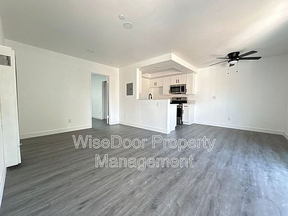 3rd image of 810 S Flower St APT 2