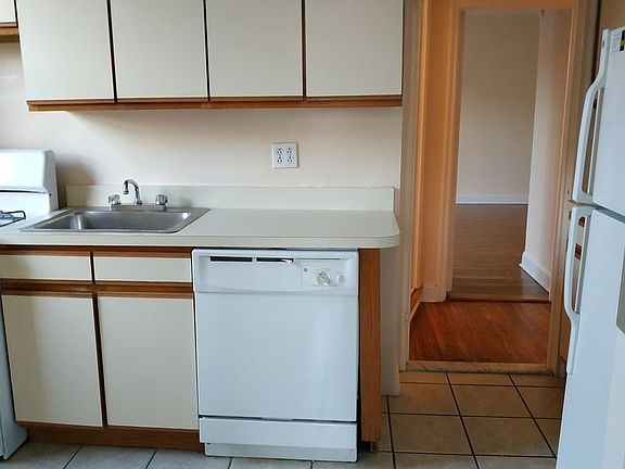 2nd image of 69-39 Yellowstone Blvd #6