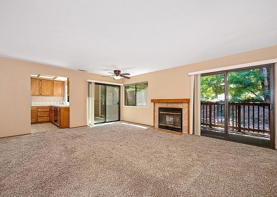 1st image of 672 Dorothy Way