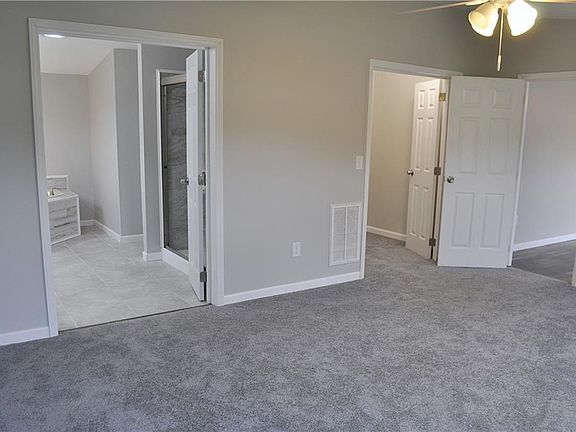 4th image of 2441 Bent Oak Dr