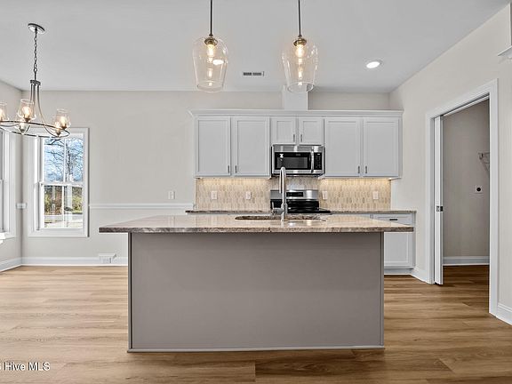 4th image of 333 Mangrove Court