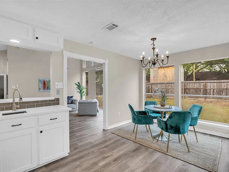 8206 Debbie Gay Dr — Photo 19
