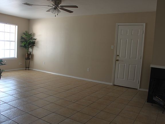 3rd image of 205 Bluebird Ln