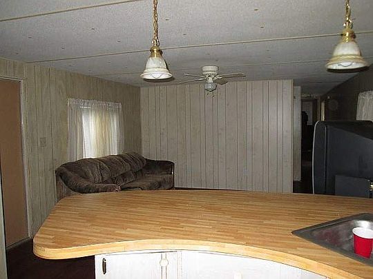 3rd image of 40 W Lake Ct