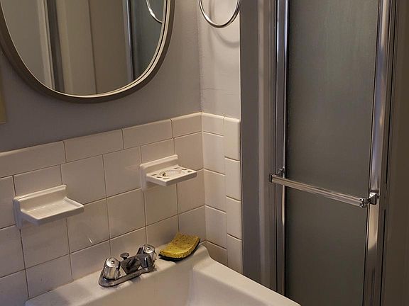 Master bathroom.