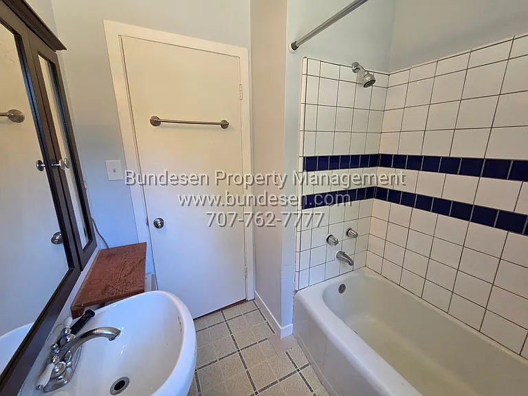 3200 Spring Creek Dr — Photo 12