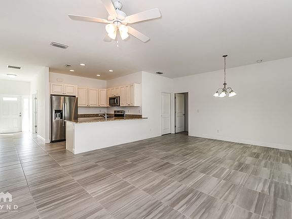 3rd image of 2329 NW 36th Ave