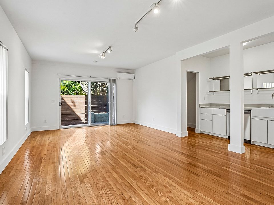 1st image of 2516 London St #2516