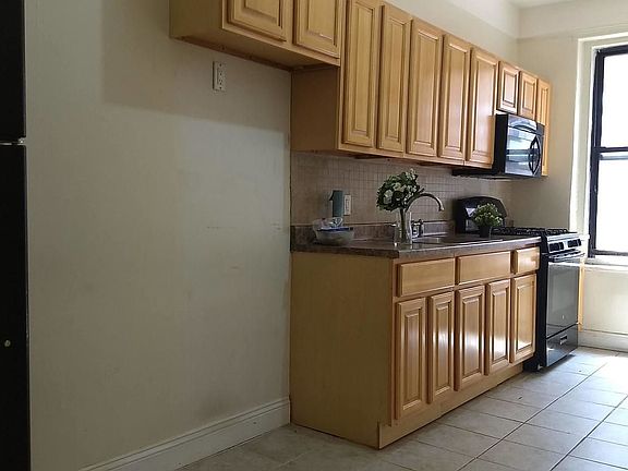 2nd image of 4109 9th Ave #32