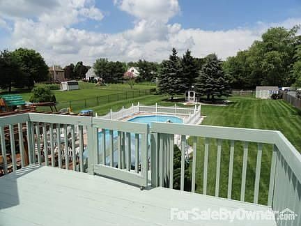 Upper Level Deck Backyard View