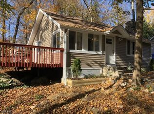 9 Alturas Rd, Highland Lakes, NJ 07422