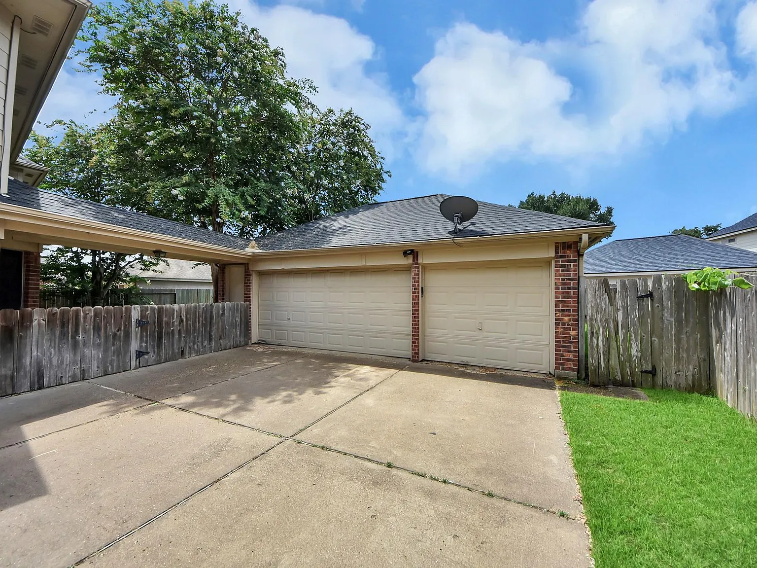 5 bed, 3.5 bath, 3206 sqft, $2,800 — Photo 4