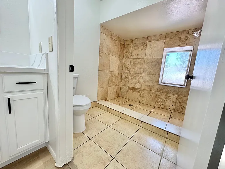 2913 Colanthe Ave — Photo 31