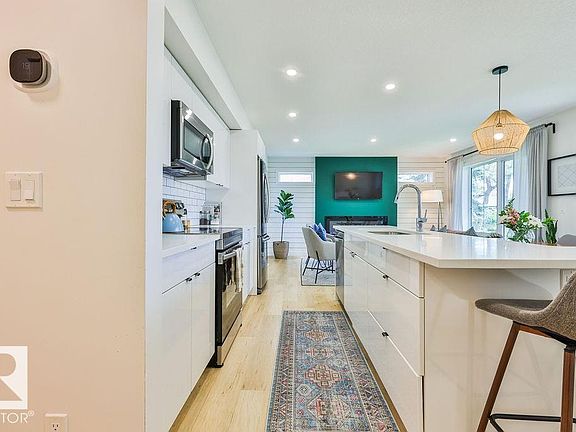 4th image of 11206 95a St NW