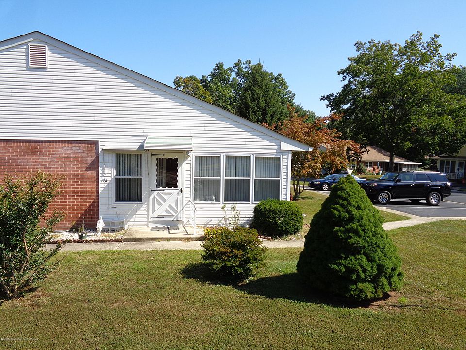 1st image of 17 Snowberry Ln #A