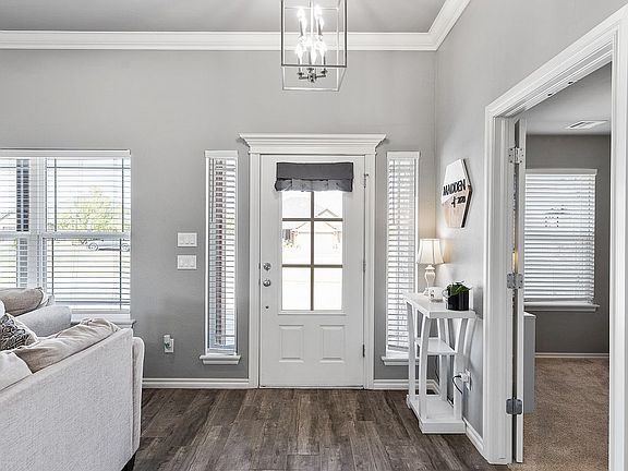 2nd image of 2822 Silver Crossing Cir