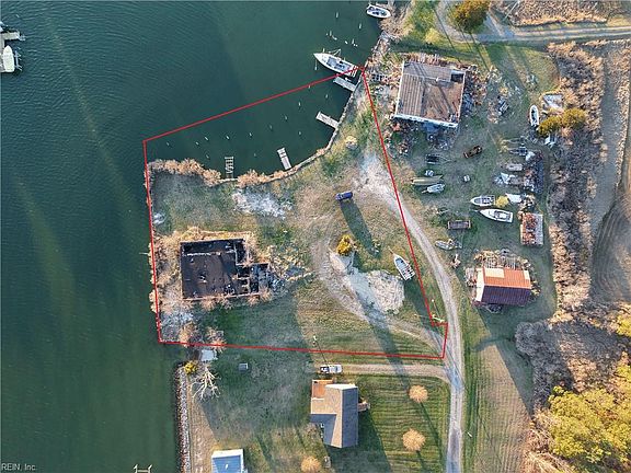 3rd image of 123 Waterview Rd