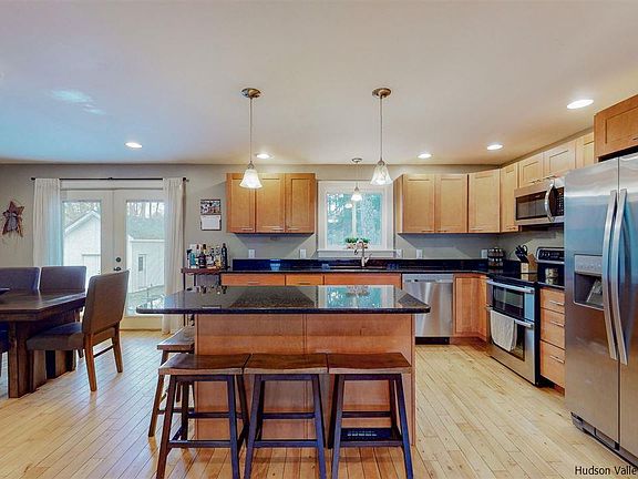 4th image of 127 Barclay Ln