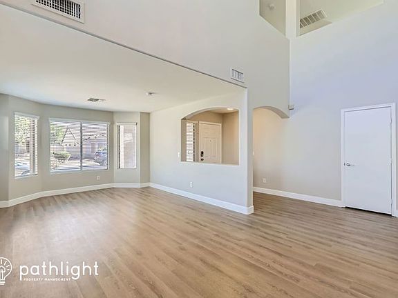 3rd image of 9620 W Kirby Ave