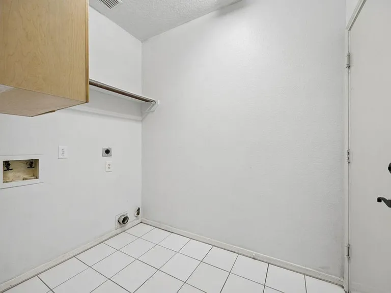 12310 Robin Meadow Cir — Photo 24