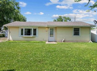 521 14th Ave, Silvis, IL 61282
