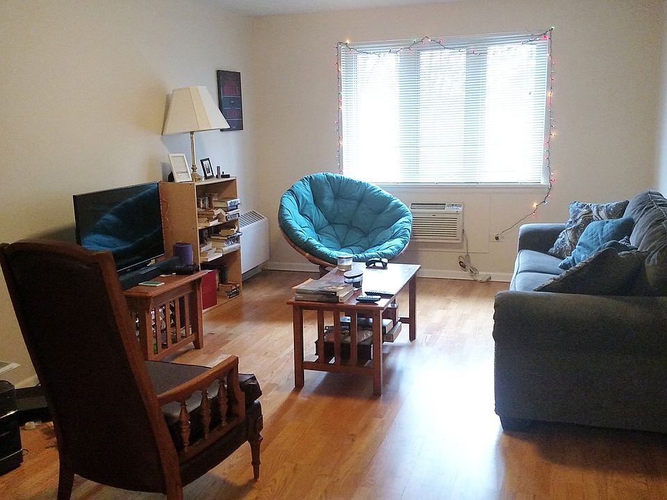 2nd image of 610 East Ave APT 9