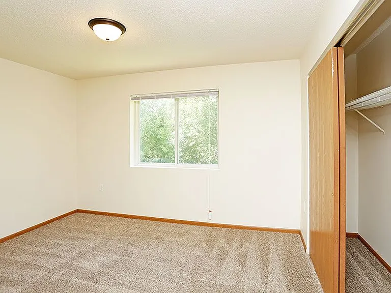 THE ARBORS APARTMENTS — Photo 7
