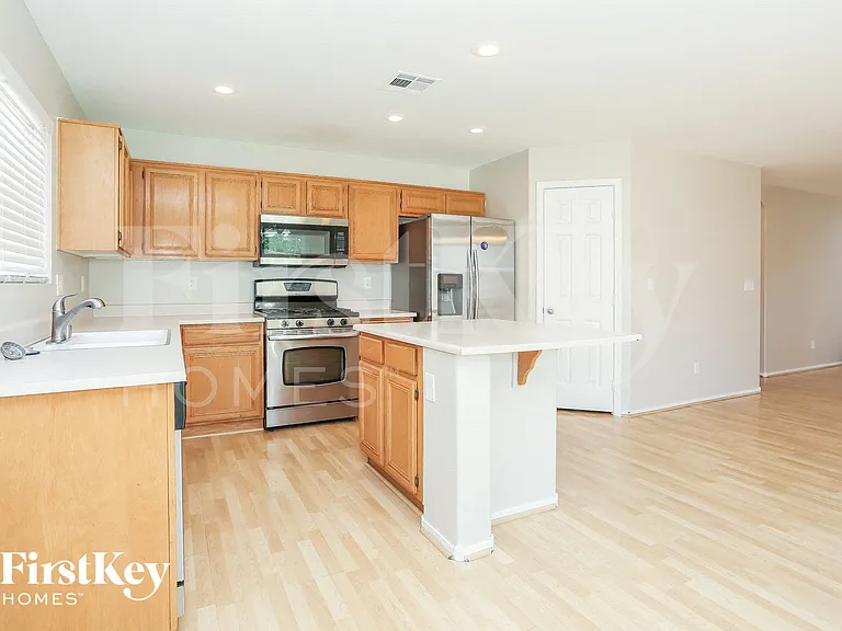 718 Azure Banks Ave — Photo 5