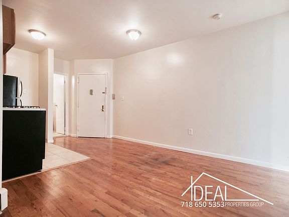 3rd image of 41 Underhill Ave #1R
