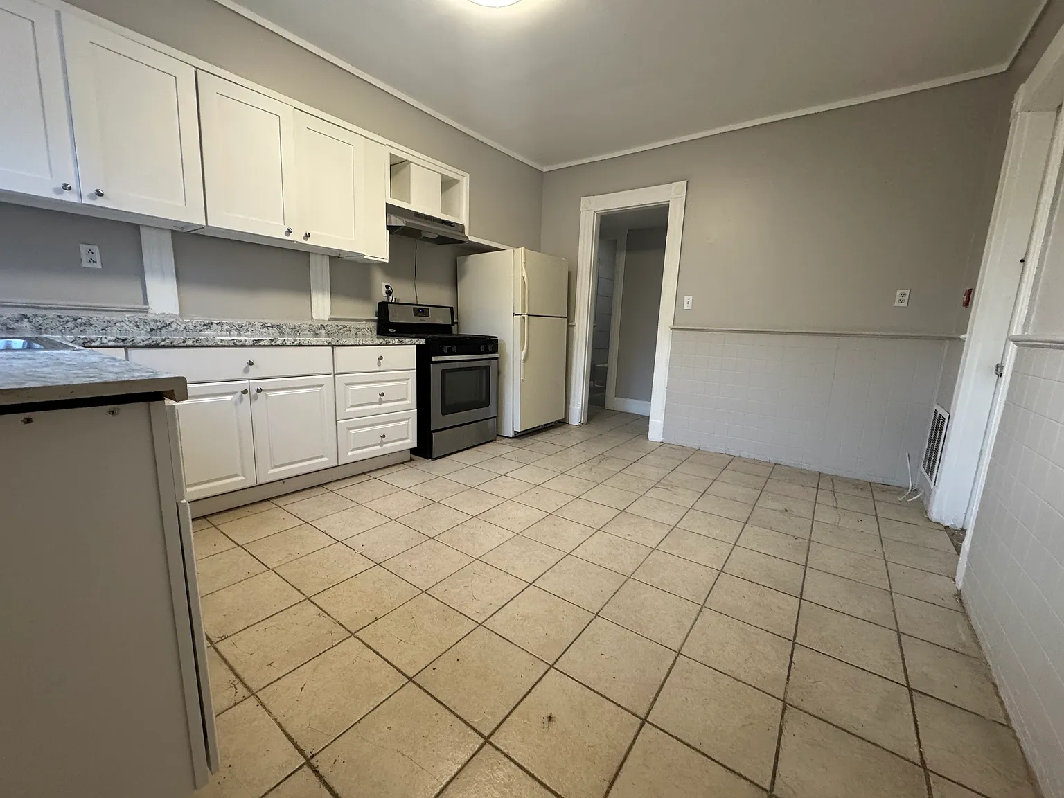 3 bed, 1100 sqft, $1,795 — Photo 3