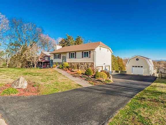 2nd image of 1814 Penwood Dr
