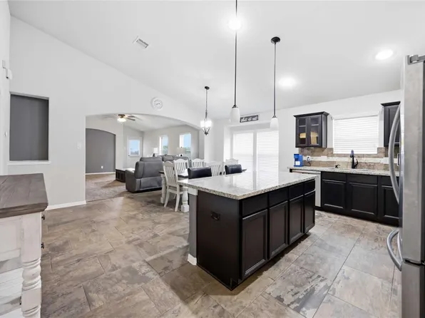 712 Rim Water Dr, Alvin, TX 77511
