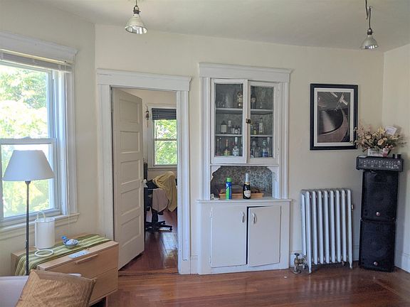 3rd image of 64 Linden Ave APT 3