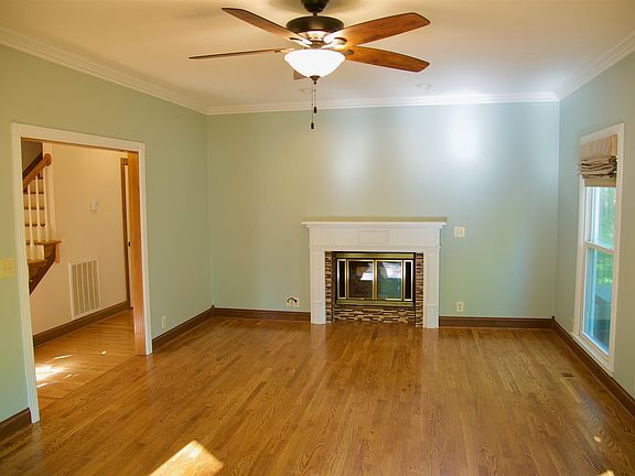 4th image of 2627 Lancaster Ct